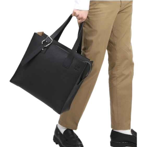 Buckle zipper tote bag