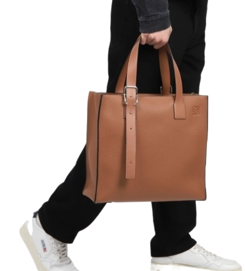 Buckle zipper tote bag