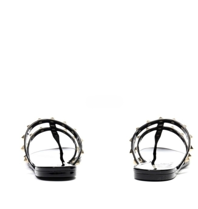Rubber Rockstud Flat Thong Sandals
