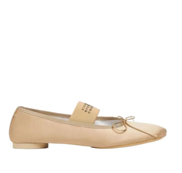 Anatomic banding ballerina shoes