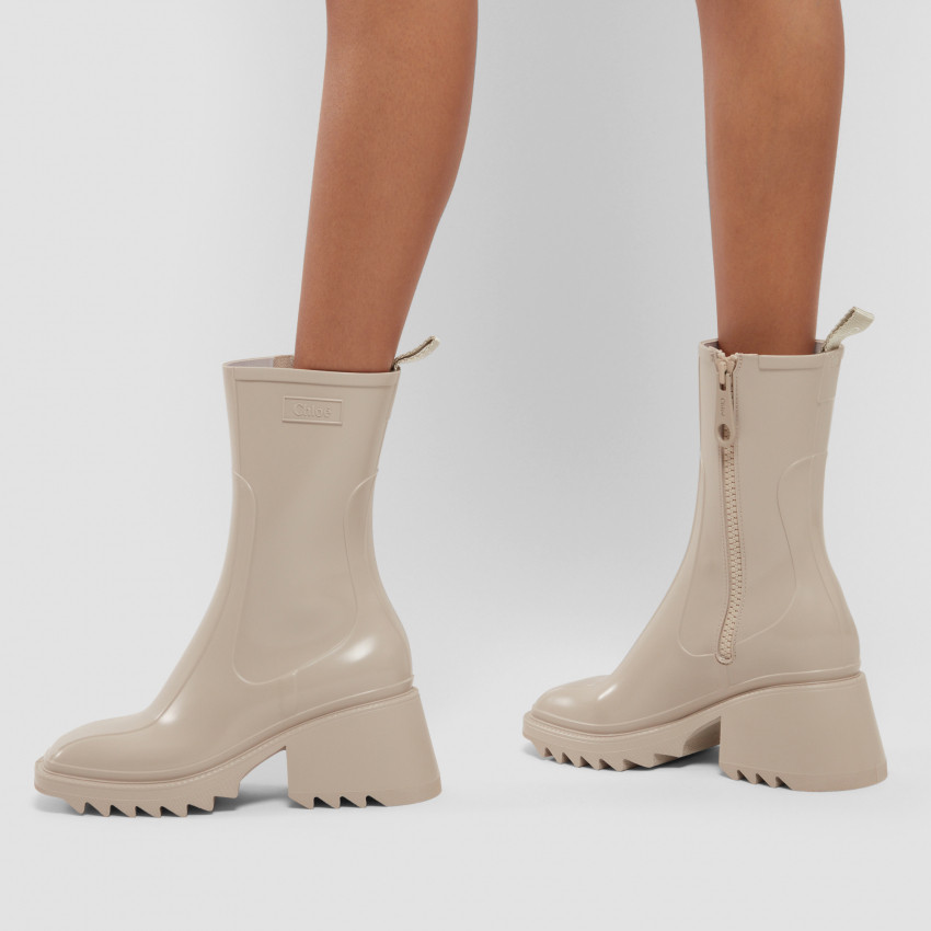 Betty rain boots