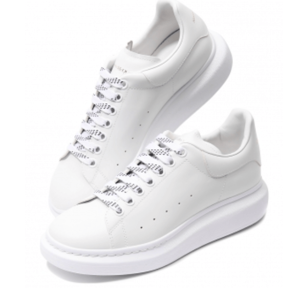 (M) Oversized Sneakers