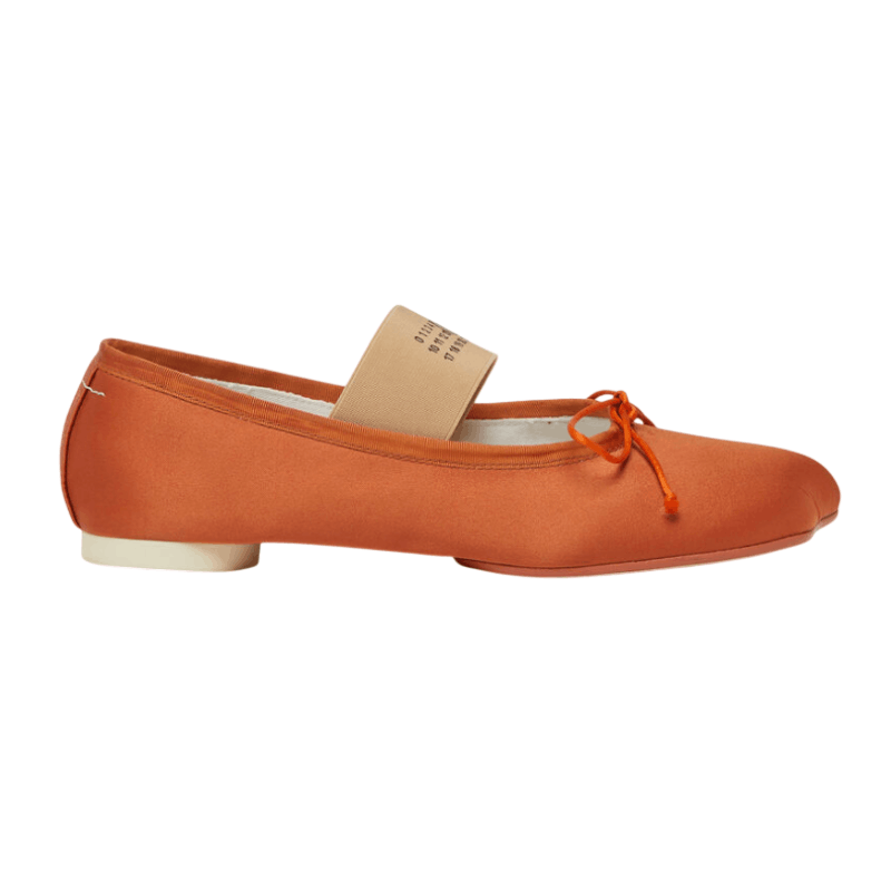 MM6 Maison Margiela flat shoes in orange.