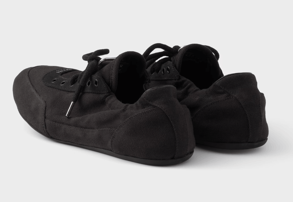 Black Collapse canvas sneakers