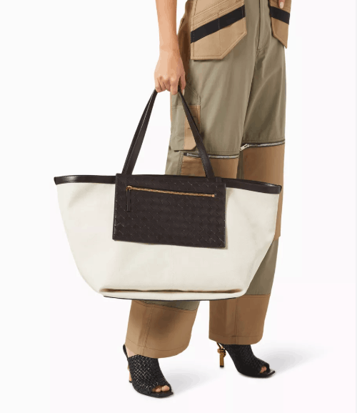Bottega Veneta Large Flip Flap Natural Fondant