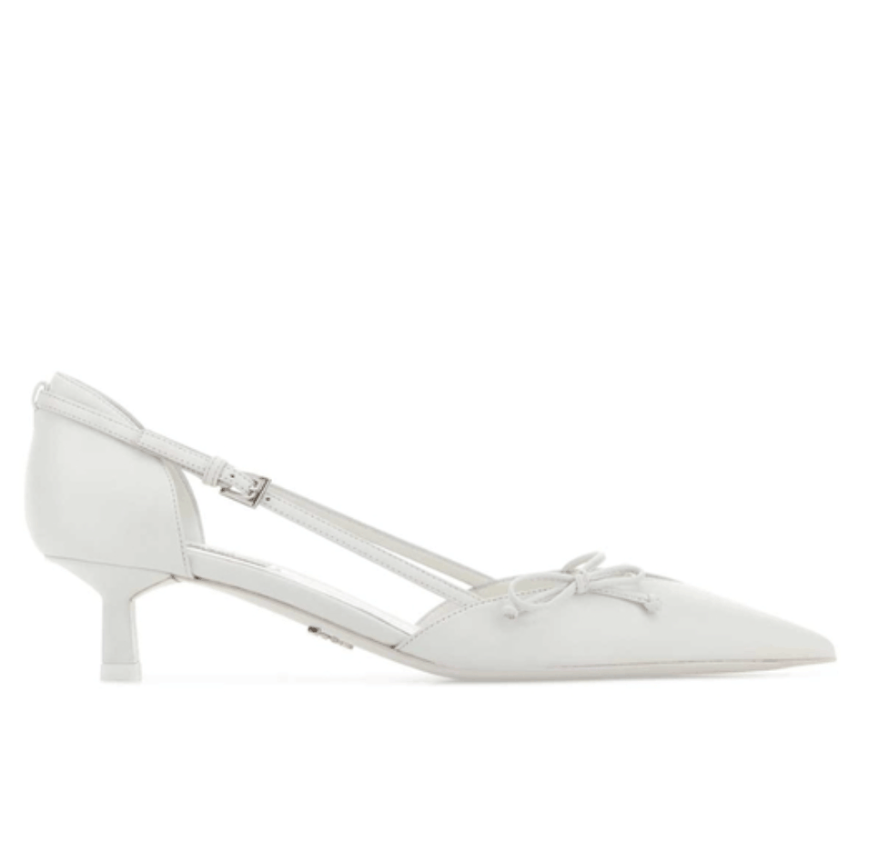 White Open-side leather pumps	