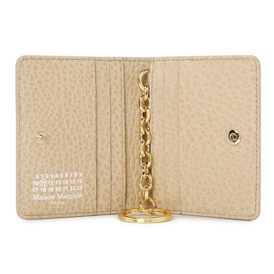 Discover Maison Margiela Stitch