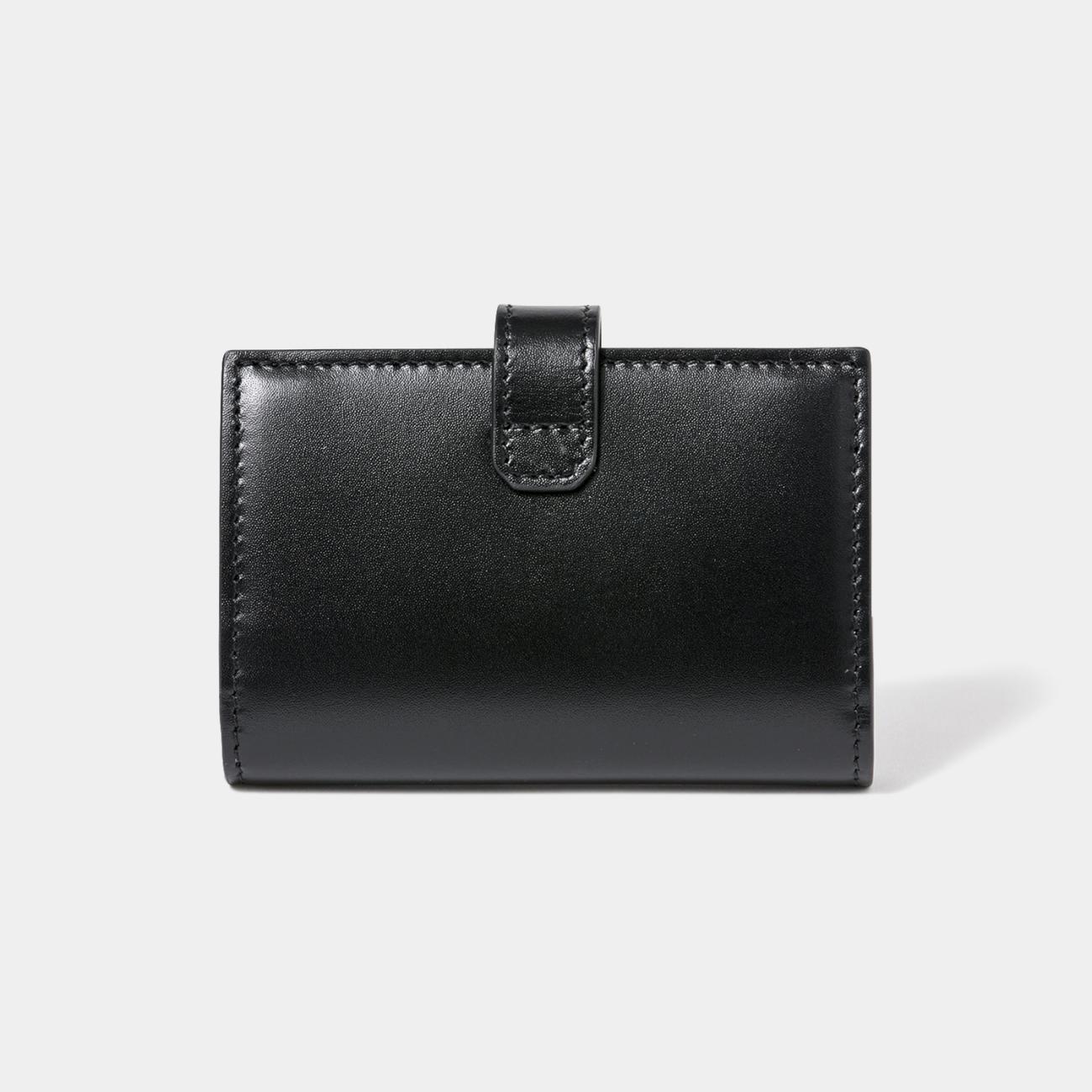 Small 4G wallet in smooth Box calfskin leather.