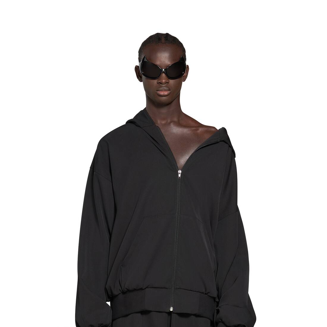 LARGE FIT ZIP-UP HOODIE IN BLACK