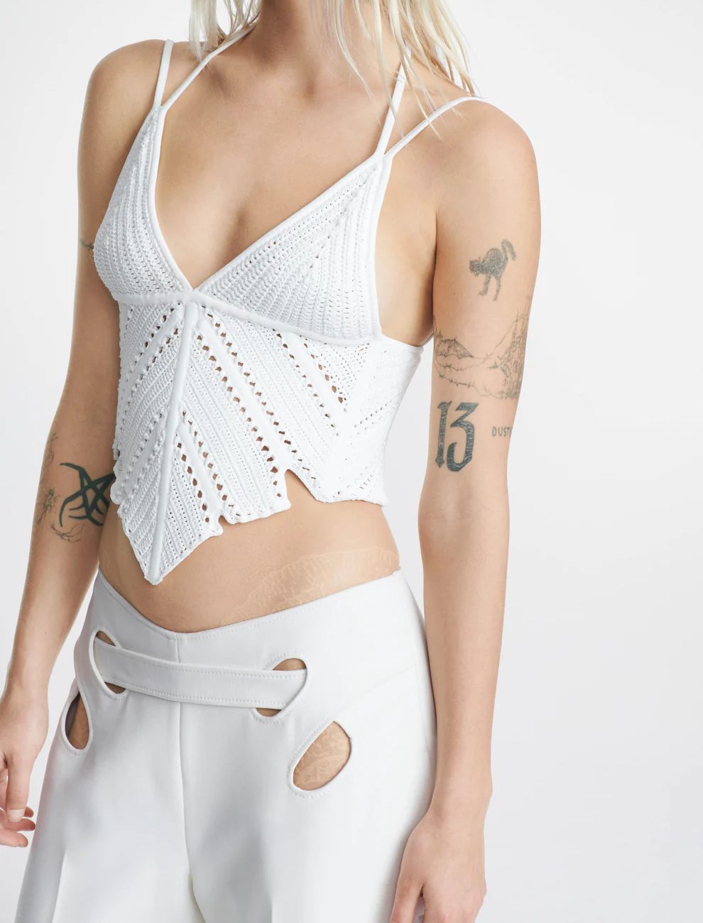 LEAF CROCHET CORSET TOP IN WHITE