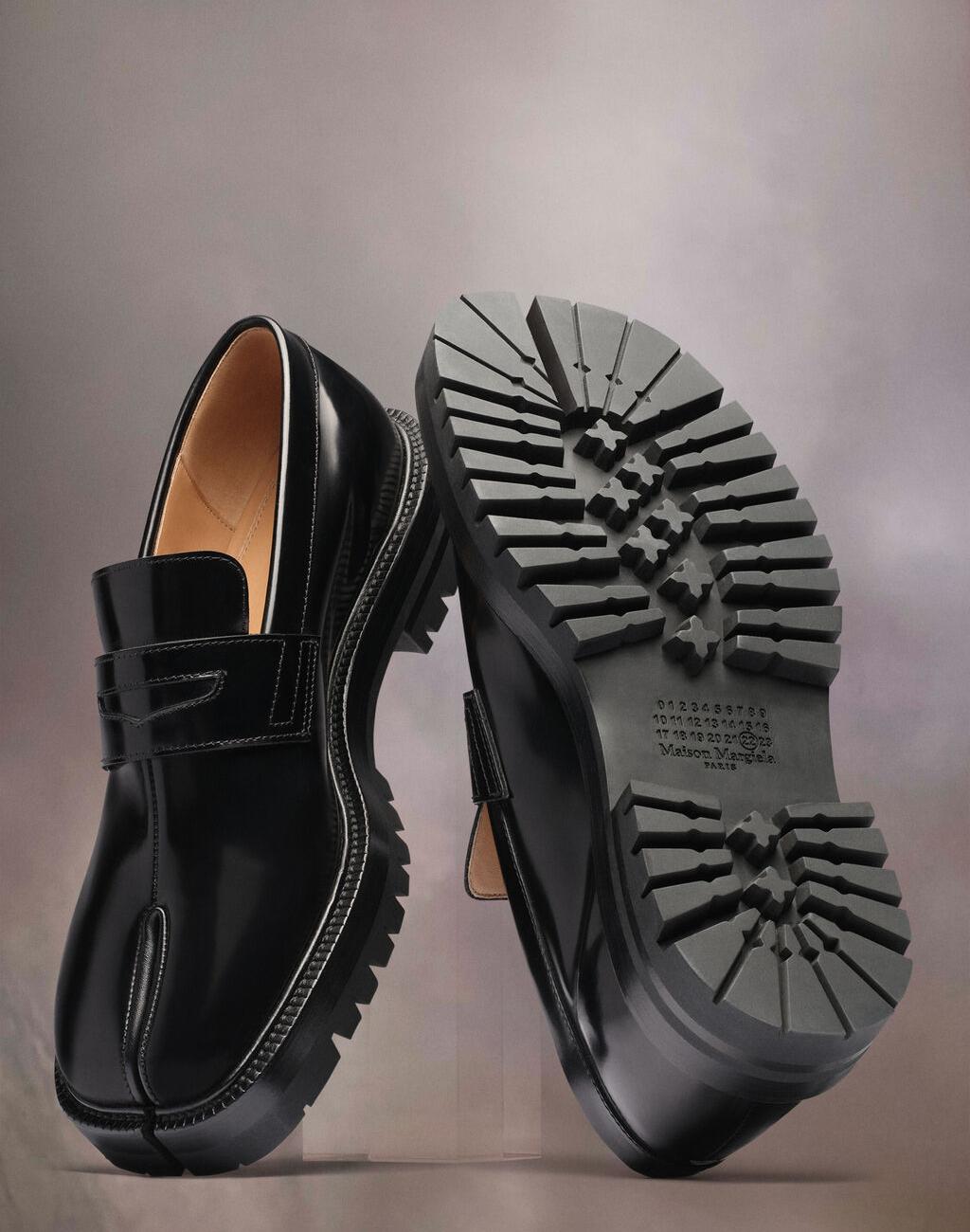 (W) Maison Margiela Tabi Loafers Black