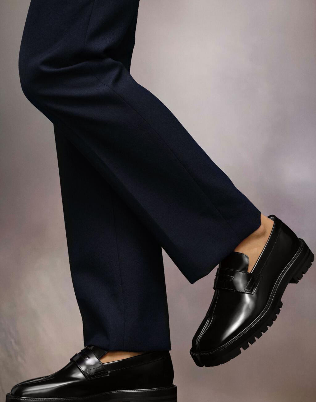 (W) Maison Margiela Tabi Loafers Black