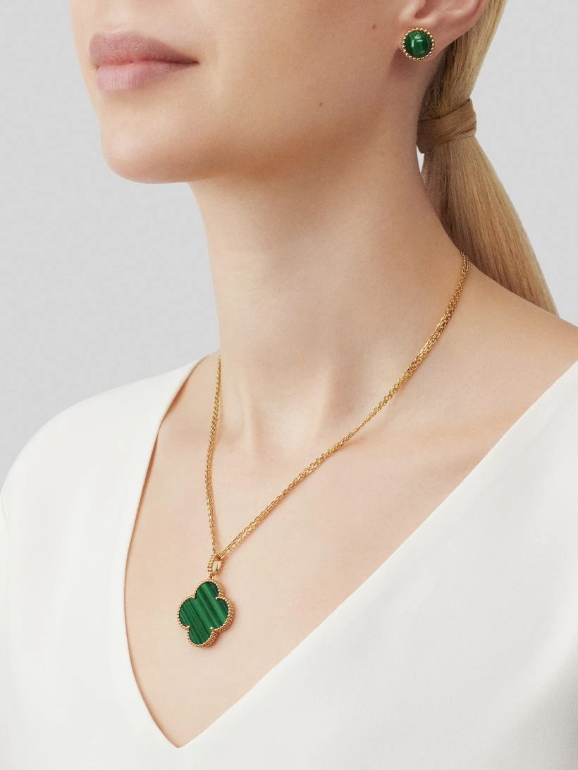 Magic Alhambra long necklace, 1 motif 18K yellow gold and malachite