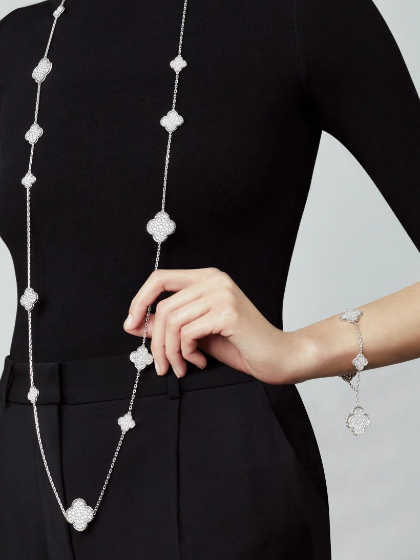 Magic long necklace, 16 motifs