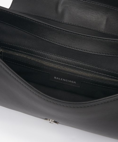 MEDIUM LINDSAY SHOULDER BAG