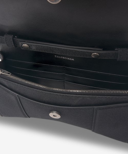 HOURGLASS GLITTER CHAIN WALLET