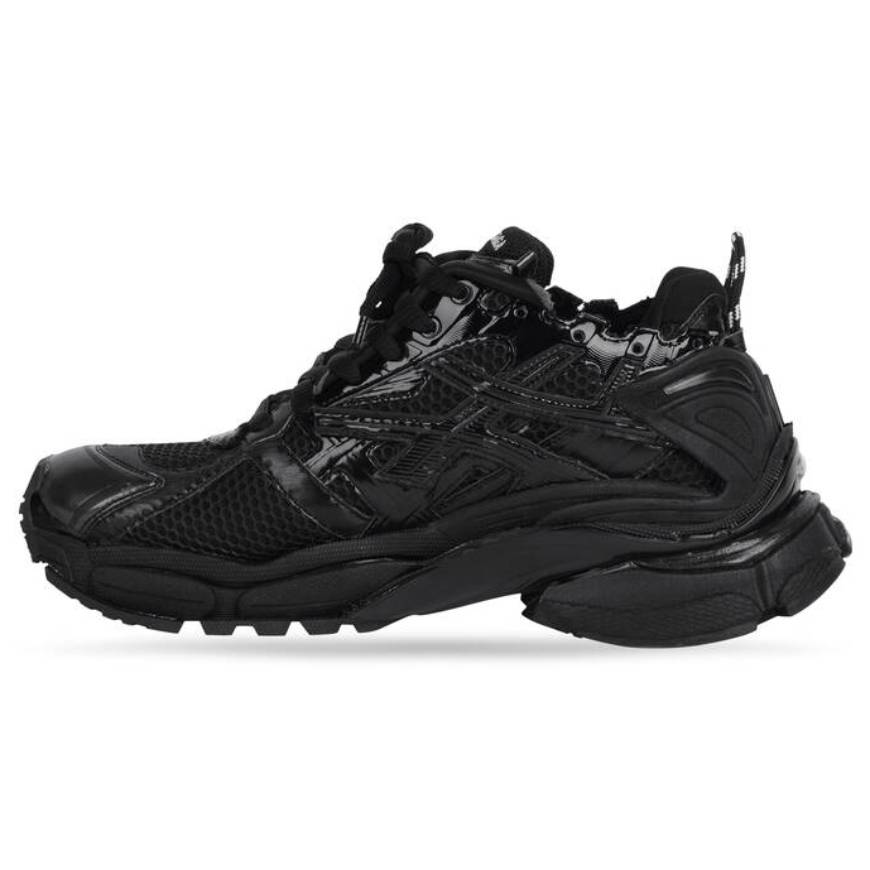 WOMEN'S RUNNER TRAINERS IN BLACK
