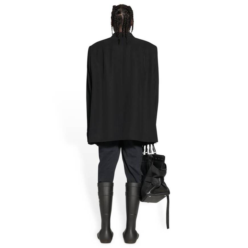 MEN'S CURVED SHOULDER JACKET IN BLACK