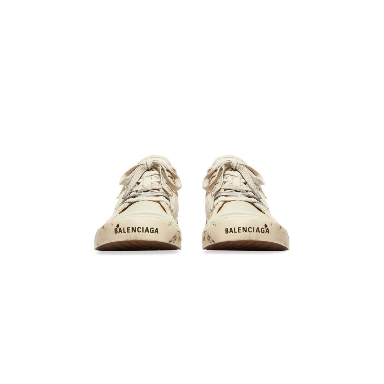 PARIS LOW TOP GRAFFITI SNEAKER IN WHITE