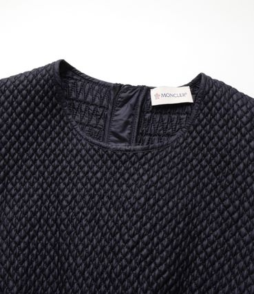 Sleeveless padded flare dress