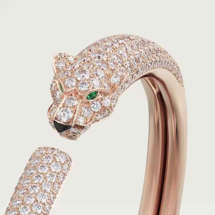 PANTHER DE CARTIER BRACELET cut diamonds.