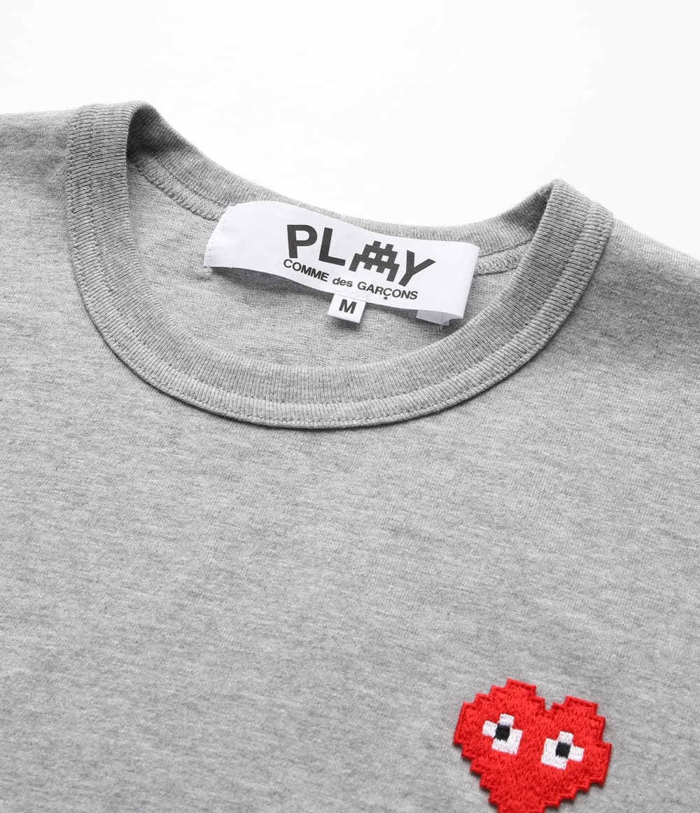 Pixel Red Heart Wappen Short Sleeve Tee gray