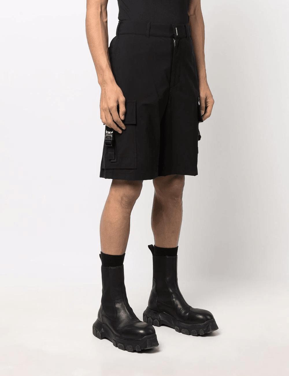 4G buckle cargo shorts