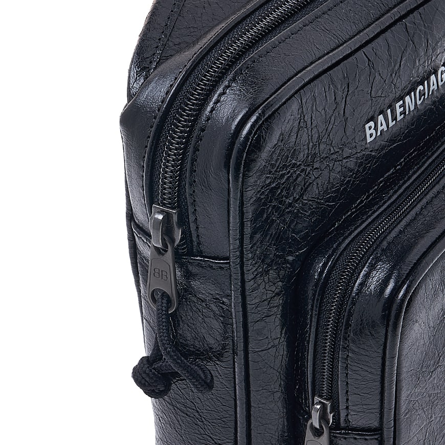 MEN'S EXPLORER CROSSBODY MESSENGER BAG IN BLACK