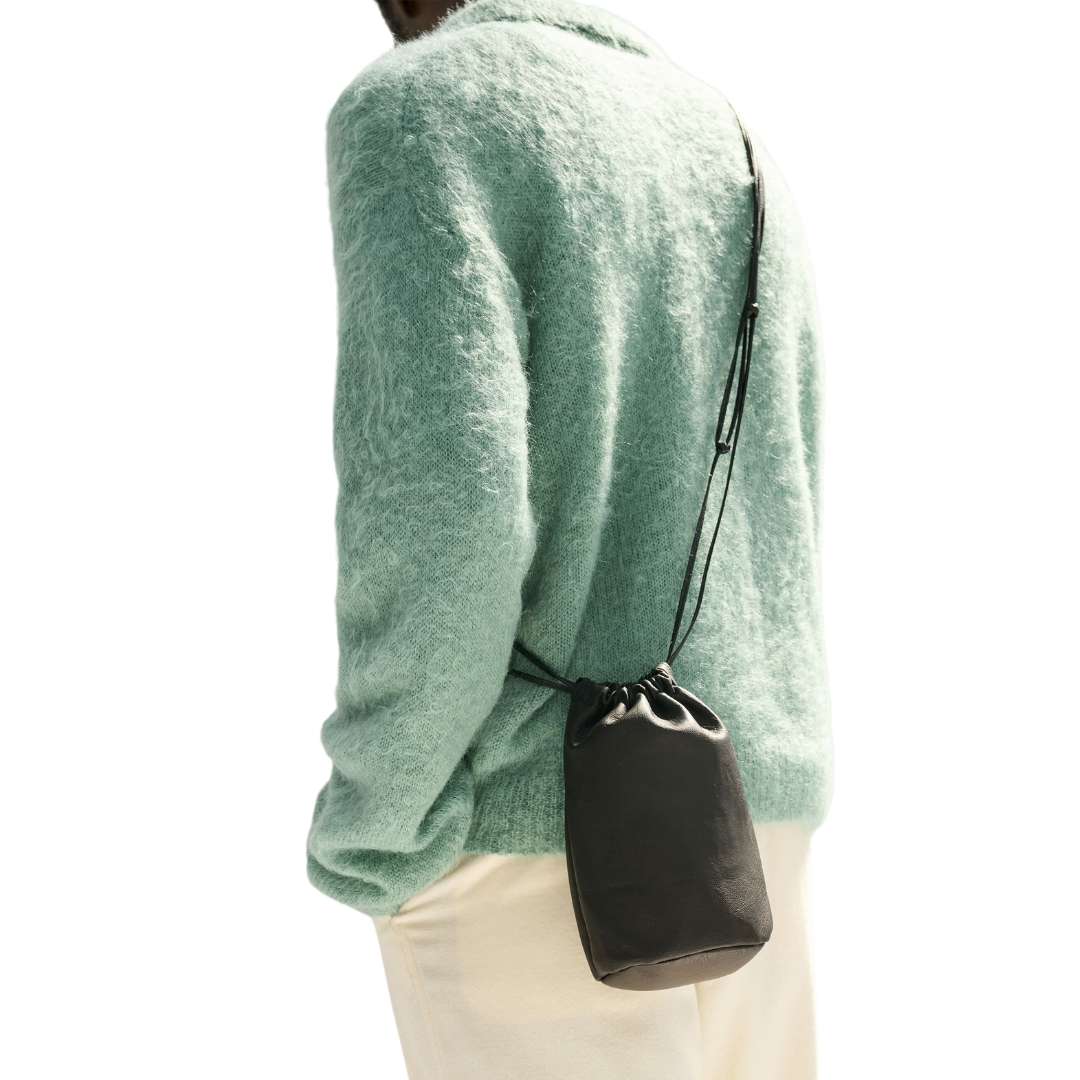 LEATHER BIG ROUND STRING POUCH
